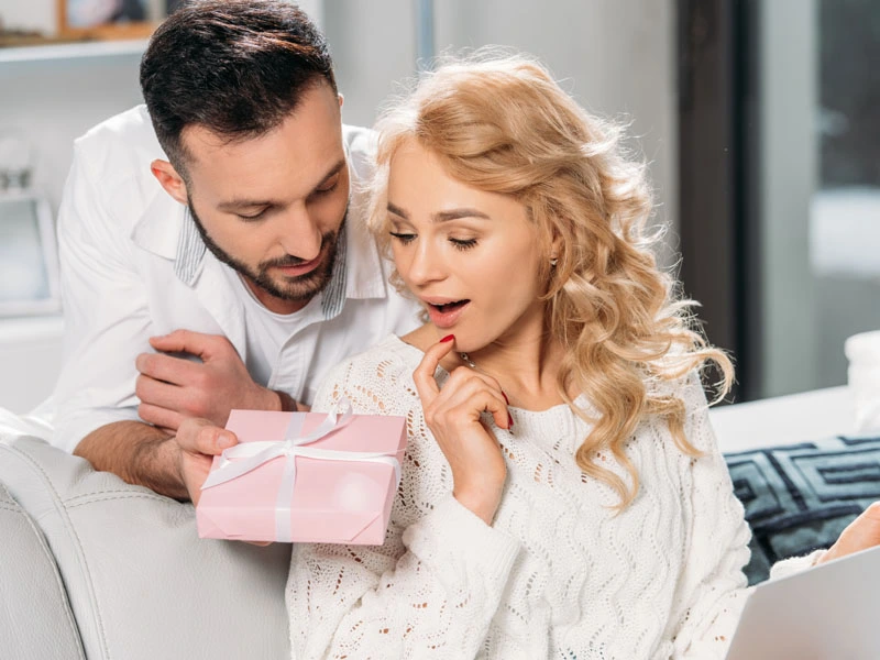 Finding the Perfect Gift Thoughtful Surprises for Your New Love Interest